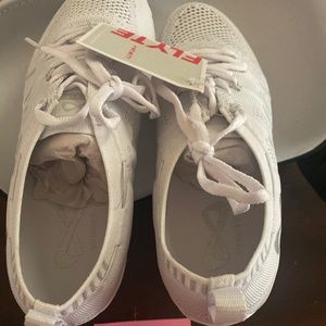Nfinity Flytes cheer shoes white